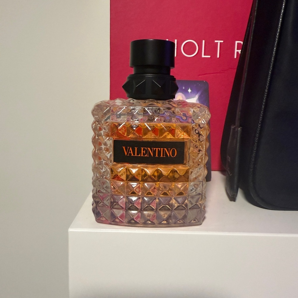 Valentino Women's Body Wash - Luxurious Gold and Black